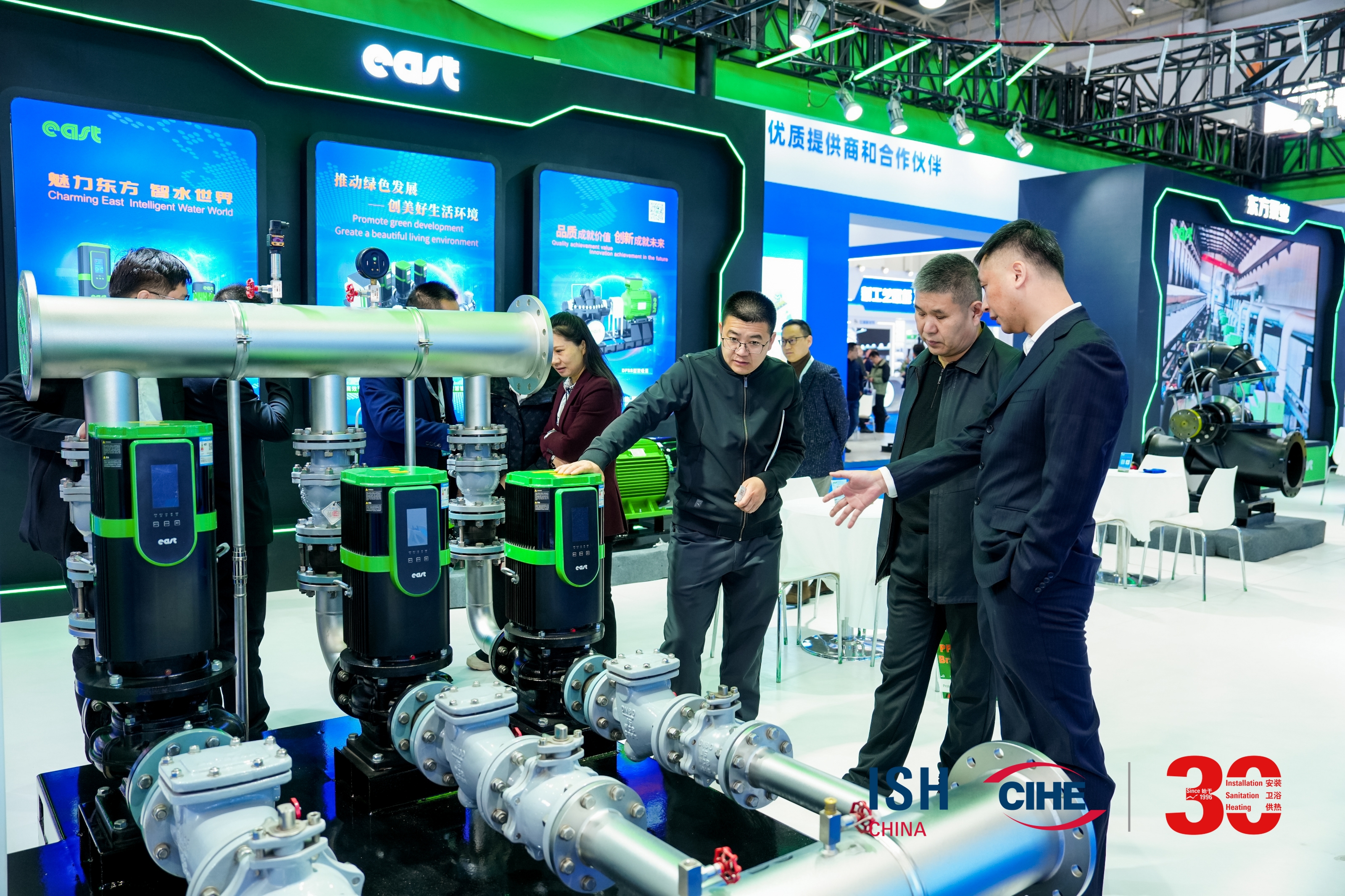 Business_interaction_04