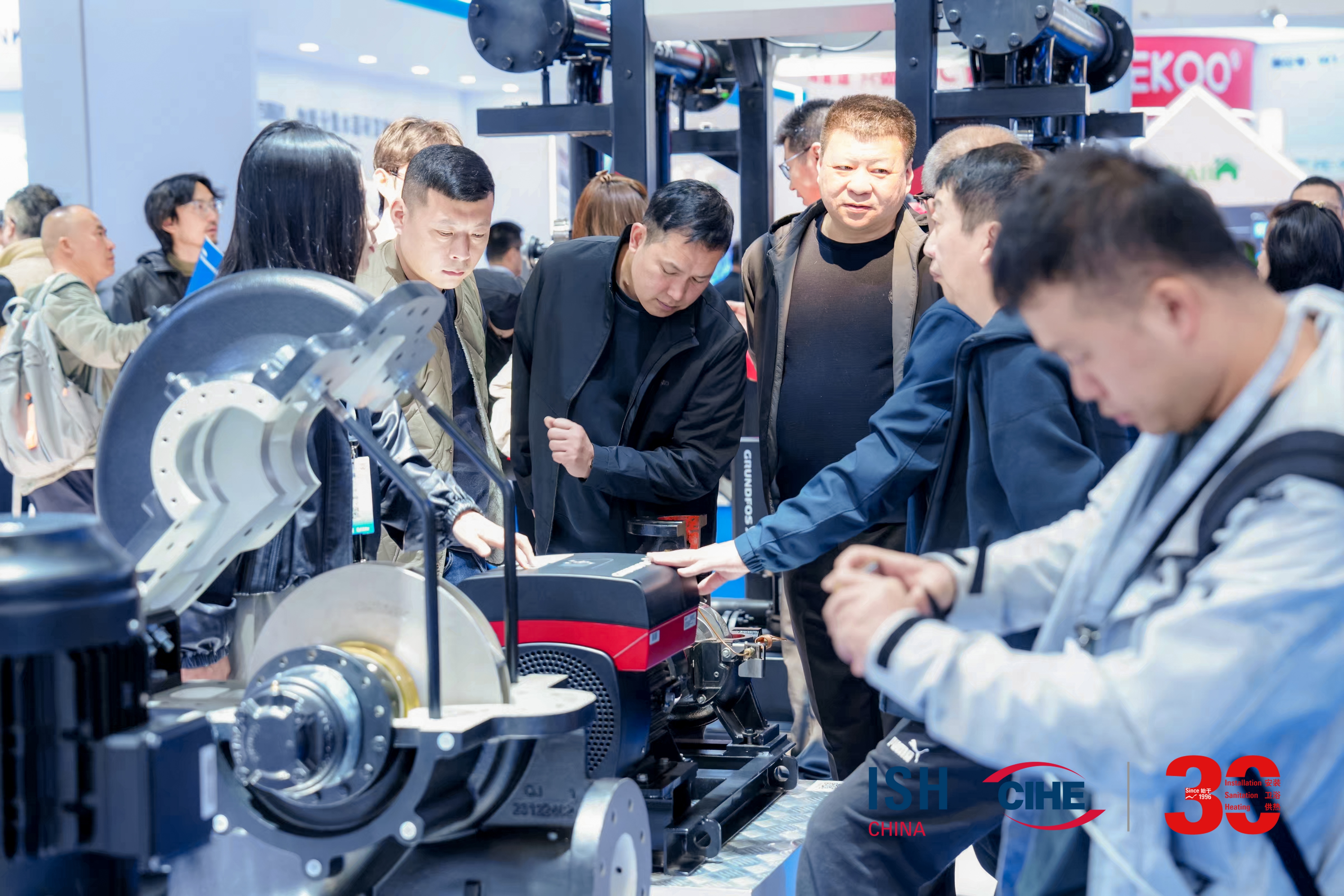 Business_interaction_05