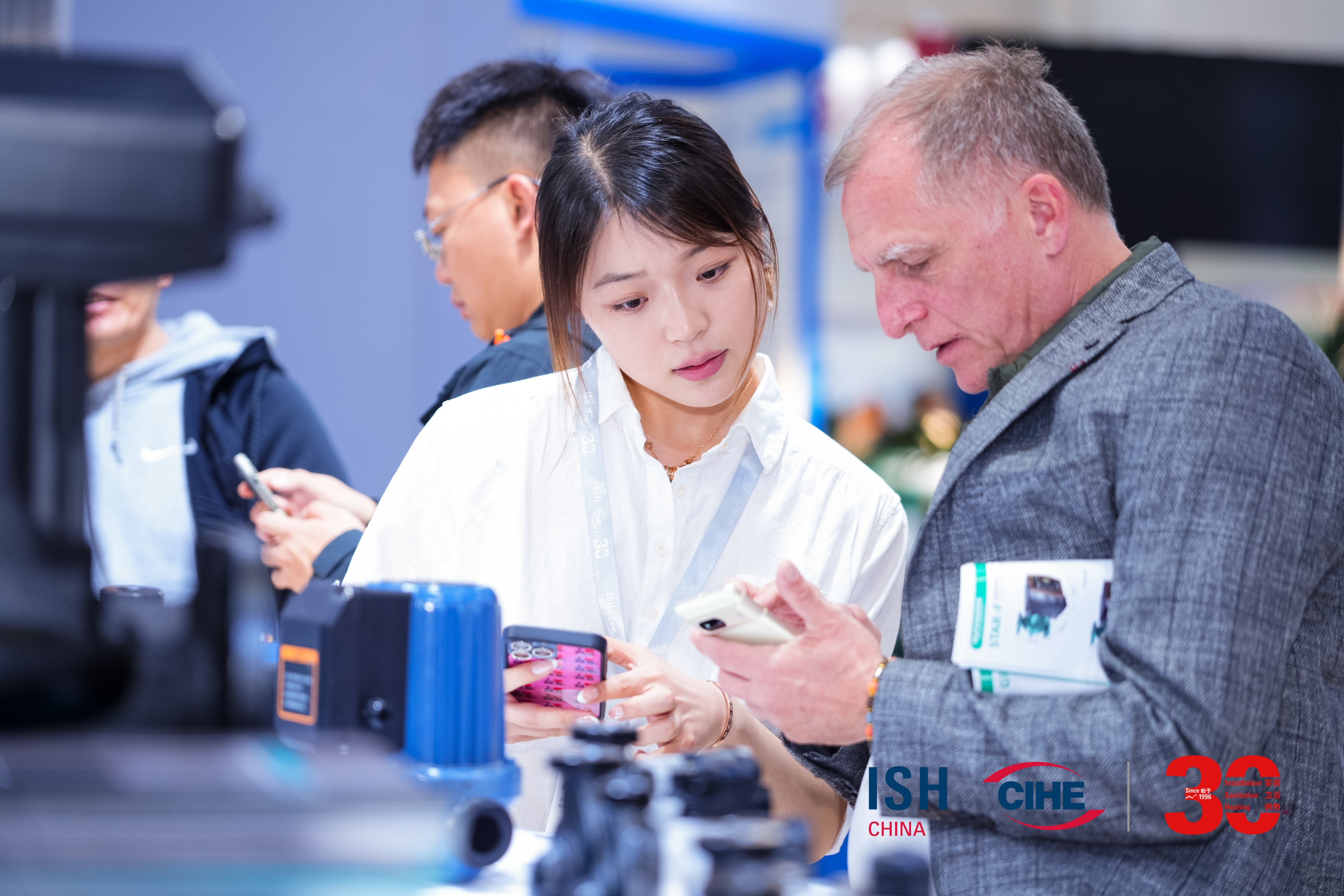 Business_interaction_10